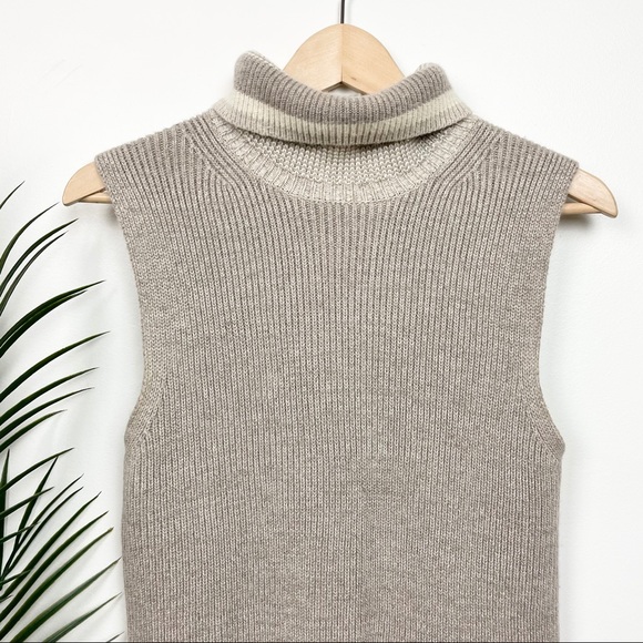 KIT and ACE Traverse Sleeveless Turtleneck Sweater - Picture 4 of 9